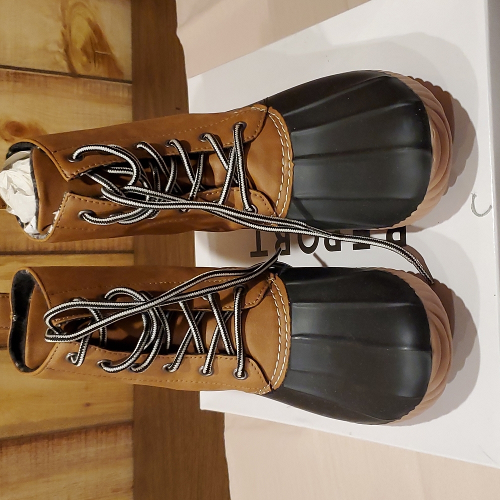 Modcloth No Stopping Me Duck Boot Tan small defect